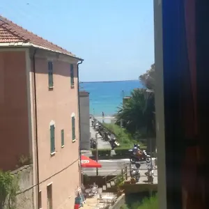 House Of Fly With Sea View, Front The Appartamento